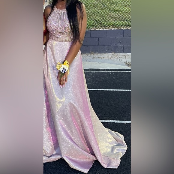 FORMAL/PROM DRESSES - Picture 5 of 7